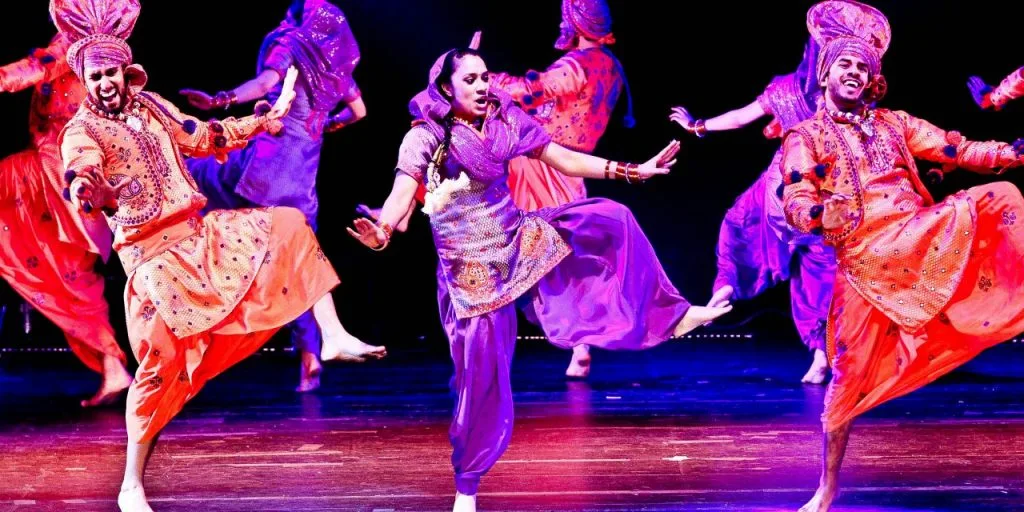 Hire Indian Dancer for events , wedding, parties