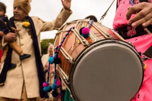 dhol-players-oho2vme9tr8l2ll12jo59yf0if3vhyh0h9h5s4boo0