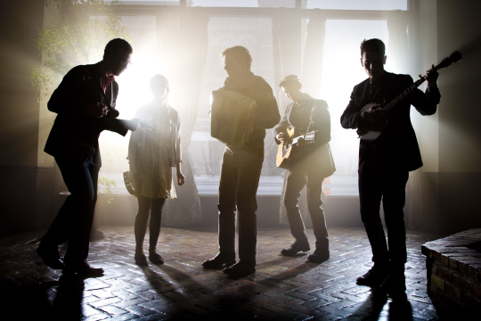 band(3)