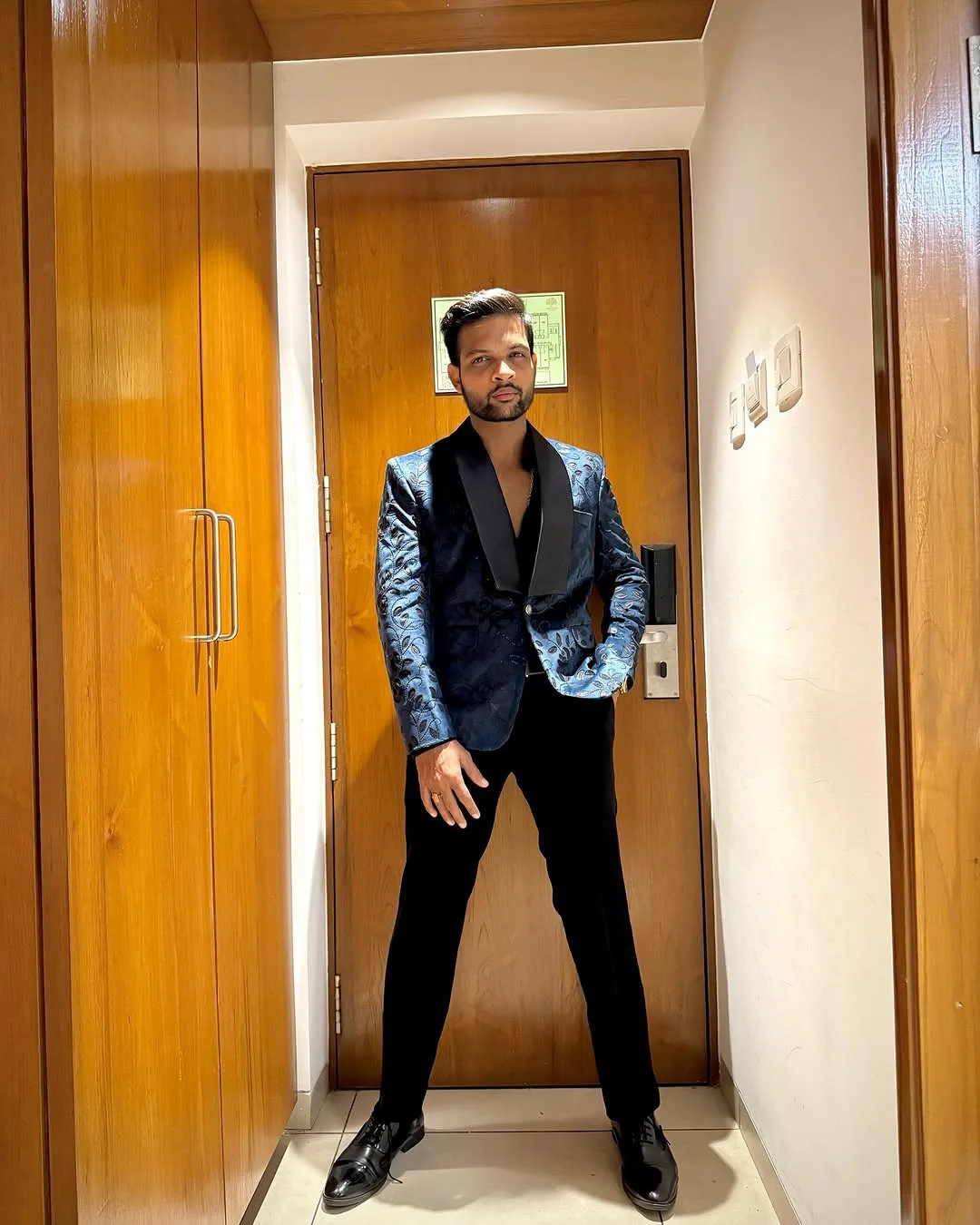 Anchor Shivam