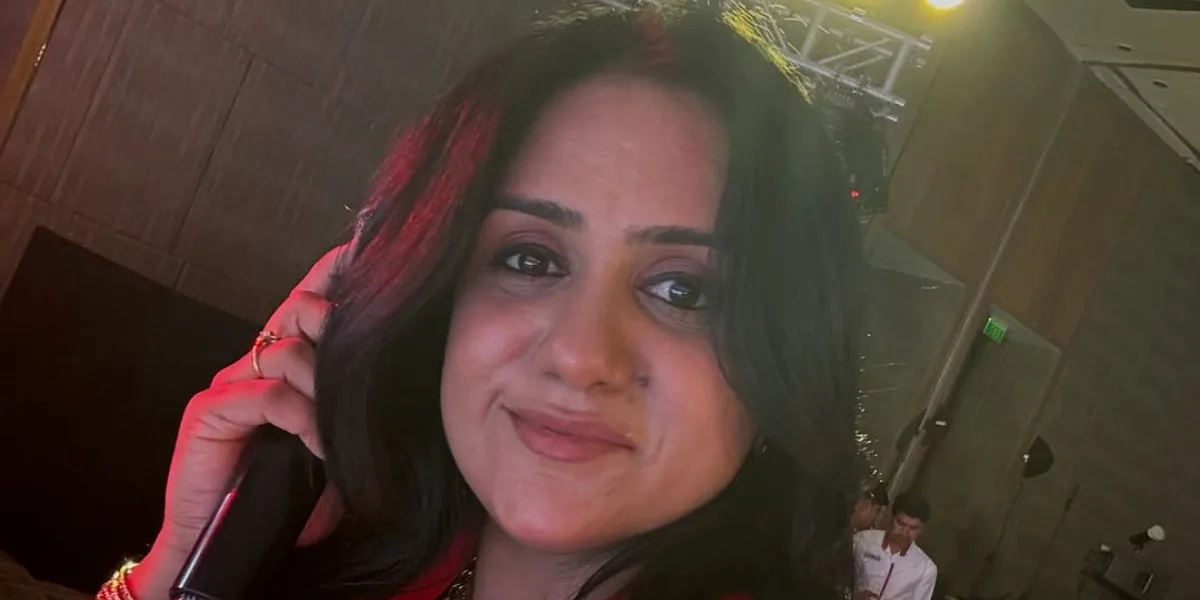 Best Anchor In Hyderabad | Stage Star With Grace & Energy