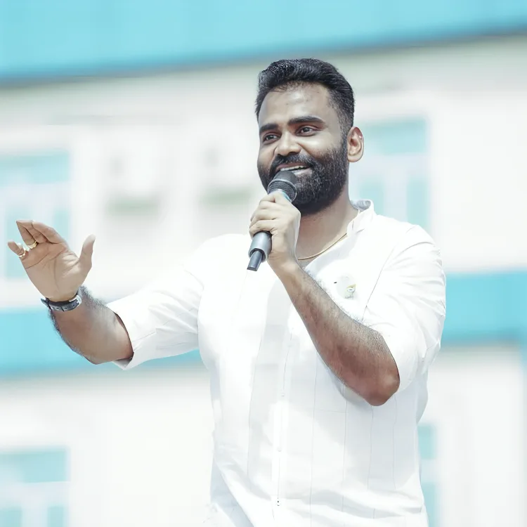 Anchor Ravi