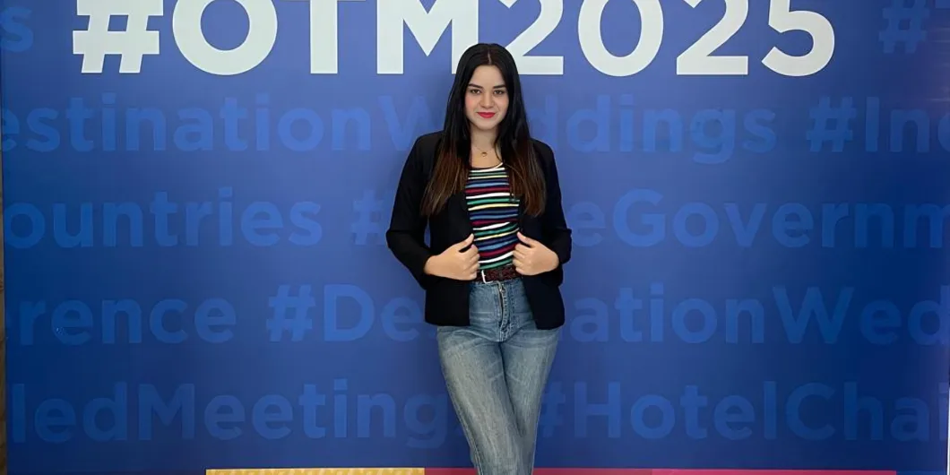 Event Hostess In Mumbai For Wedding | Hostess For Exhibition_Floodlightz_Events