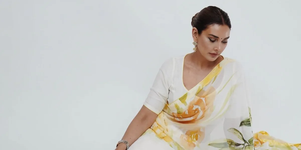 Lisa Ray_Bollywood Celebrity
