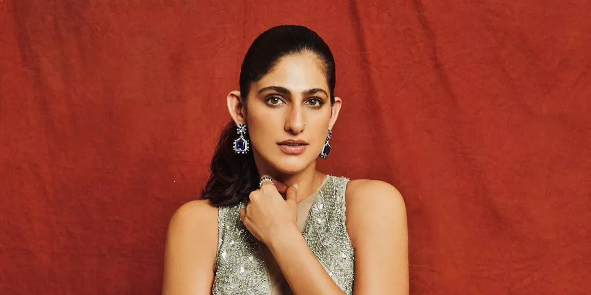 Kubbra Sait_Celebrity Anchor