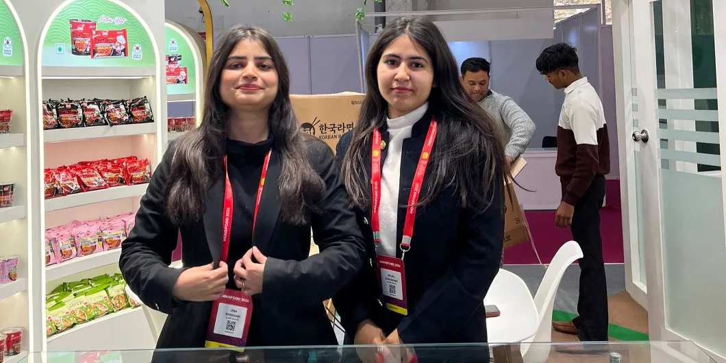 Why Mumbai Is The Hub For Event Hostess Services_Floodlightz_Events