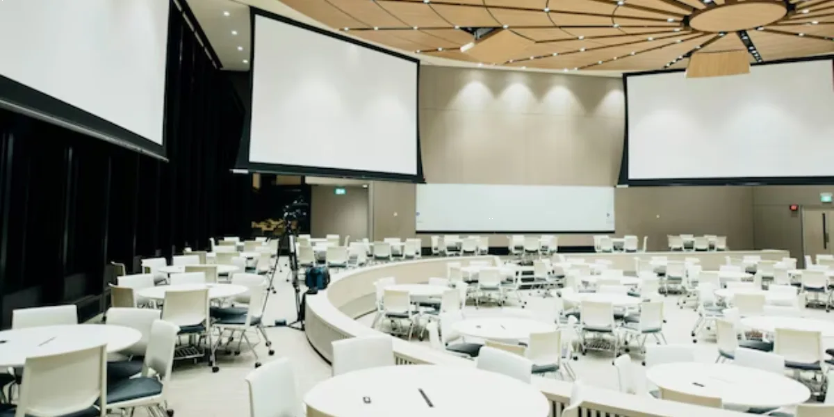 End-to-End Exhibition Management in MICE