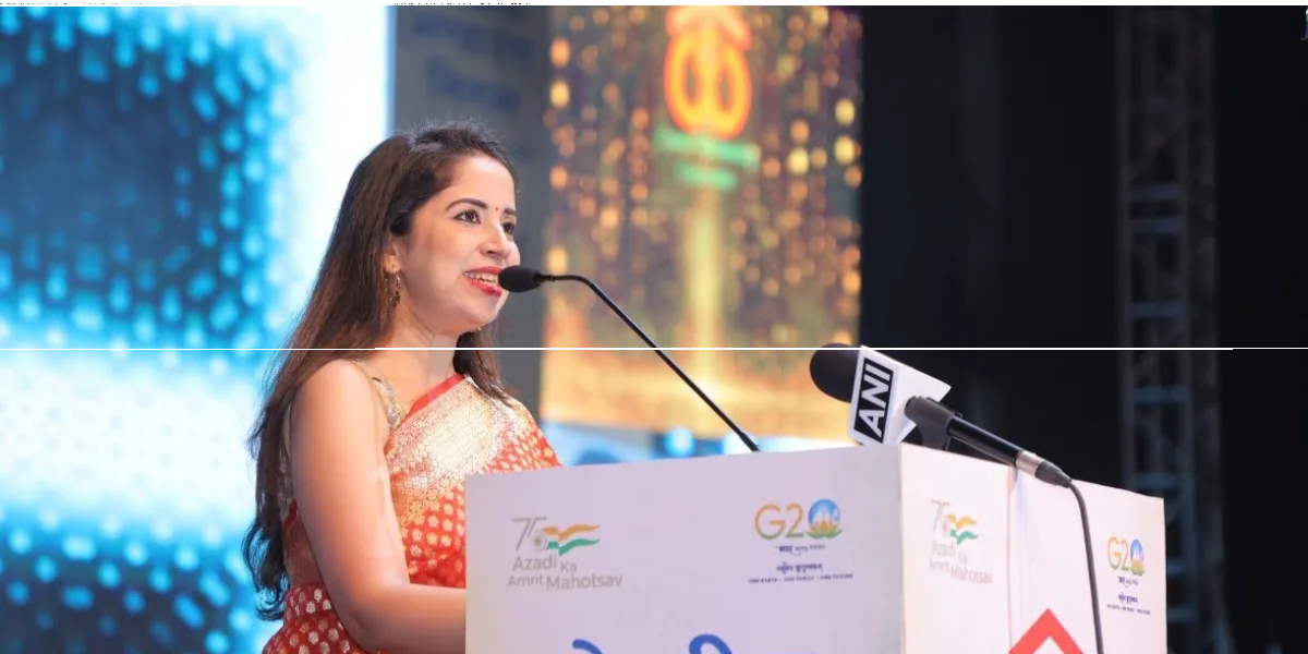 Experience The Magic With A Professional Anchor In Delhi