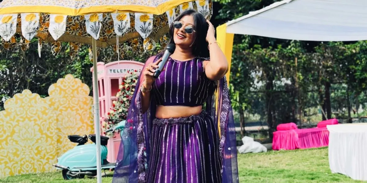 Female Anchors in Bangalore for Wedding: Anchor Sanjana Makes CelebrationsFemale Anchors in Bangalore for Wedding: Anchor Sanjana Makes Celebrations Memorable Memorable_floodlightz_eventz