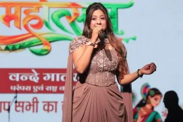Best Emcee In Mumbai: Professional Anchor In Mumbai For Weddings, Sangeet and Corporate Events_Floodlightz_Events