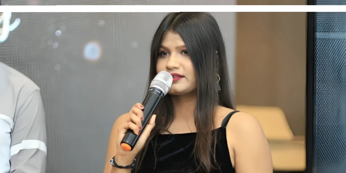 Anchor For Haldi Function – Fun Meets Tradition_floodlightz_Eventz