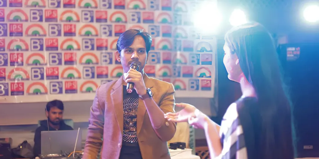 Leading Male Anchor In Lucknow With Grace & Confidence _FLoodlightz_Eventz