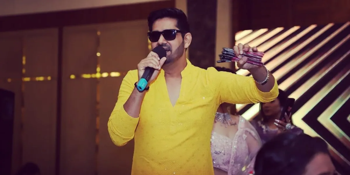 Anchor Pankaj – The Voice That Connects & Entertains : Floodlightz Eventz