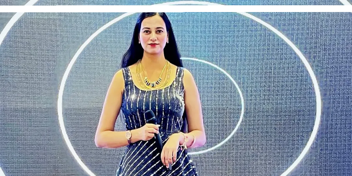 Anchor Aditi – Powerhouse Of Live Hosting & Media Excellence : Floodlightz Eventz