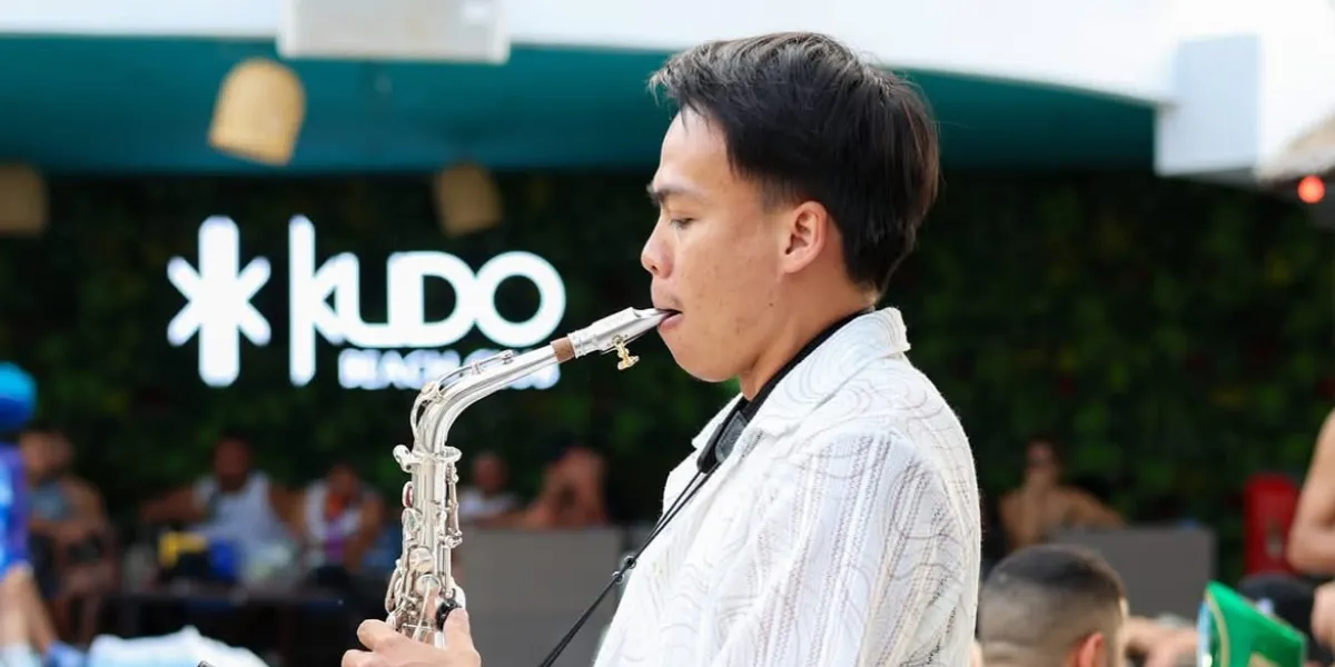 OAT Saxophonist_Floodlightz Events