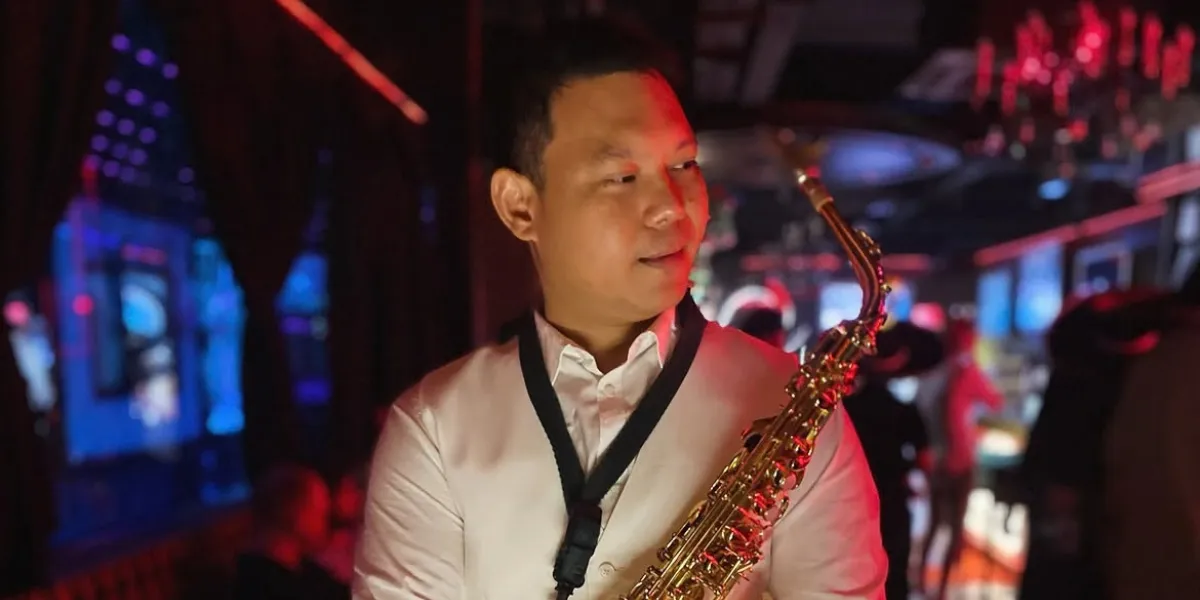 Saxophonist KhonKaen_Floodlightz Events