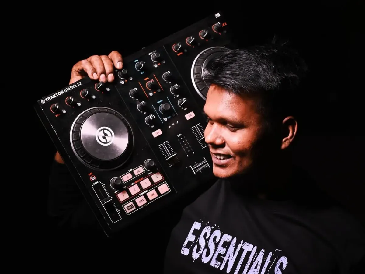 Dj 2