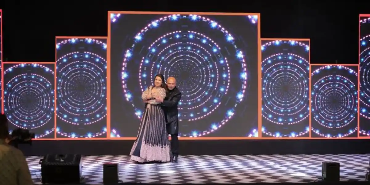 Technology Is Becoming Part of Wedding Entertainment_
